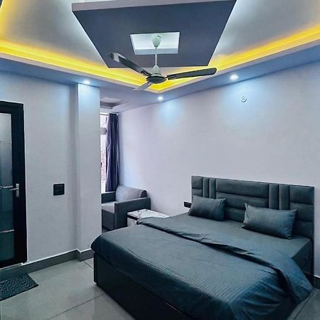 Hotel Paradise Palm Risikés Kültér fotó