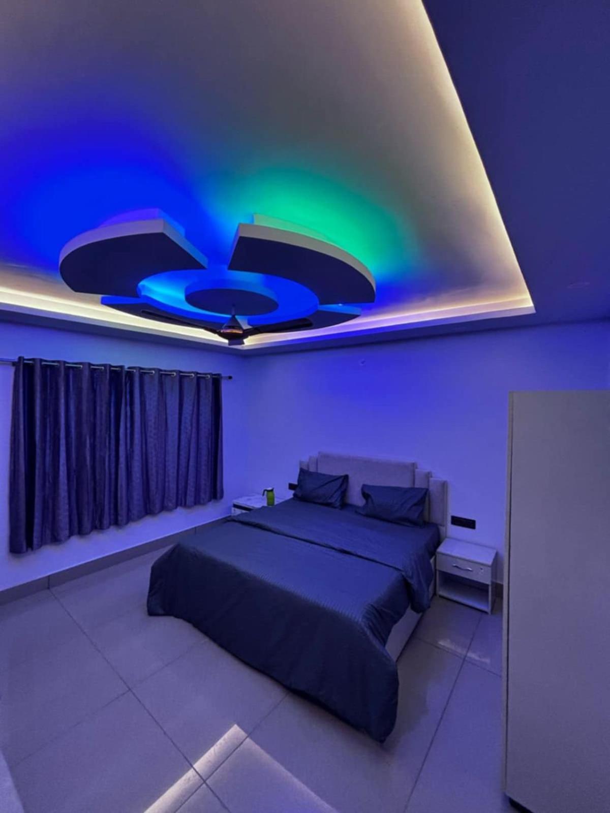 Hotel Paradise Palm Risikés Kültér fotó